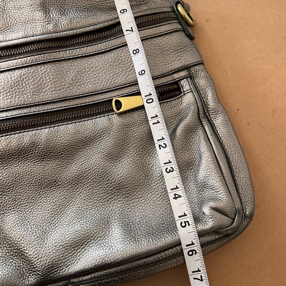 Fossil Explorer Messenger Tote Pewter Metallic - Picture 7 of 11